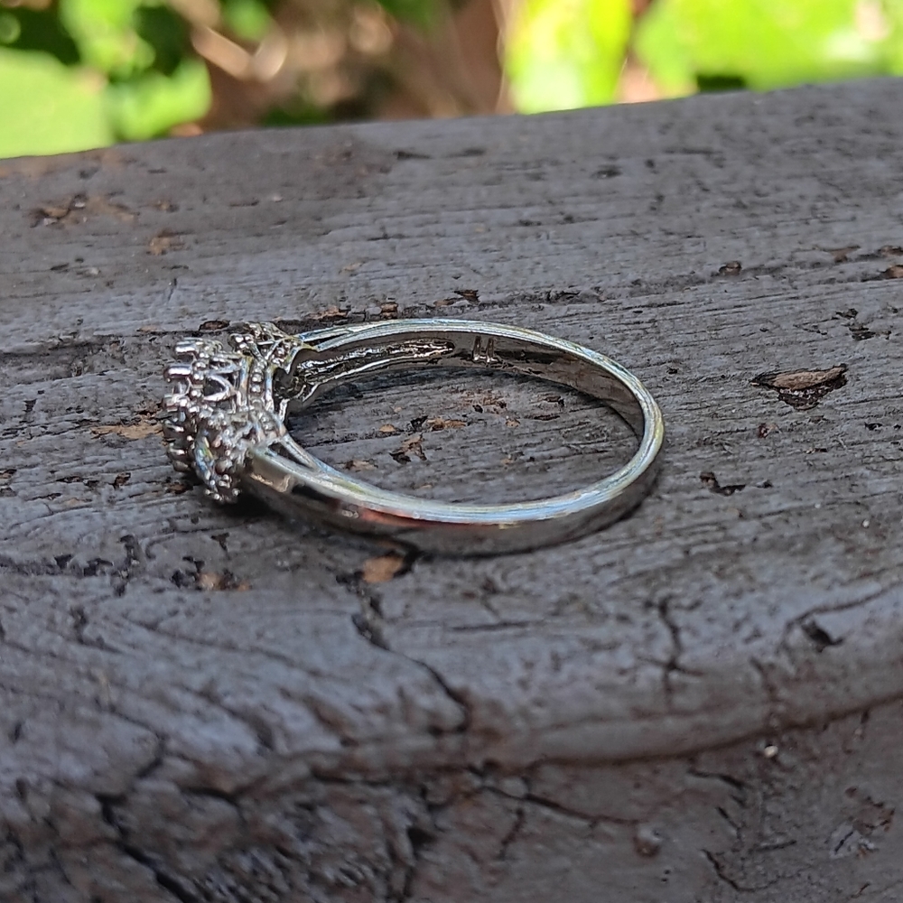Avon Silver Tone CZ Ring size 11 - Picture 7 of 10